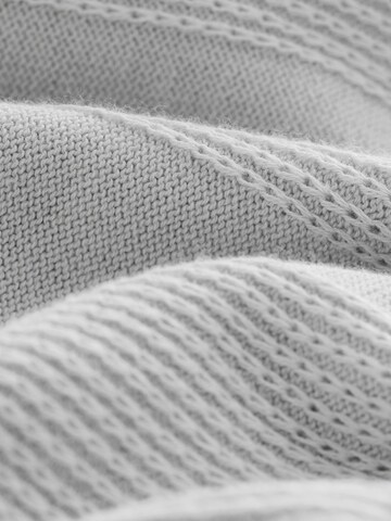 Next Pullover i grå