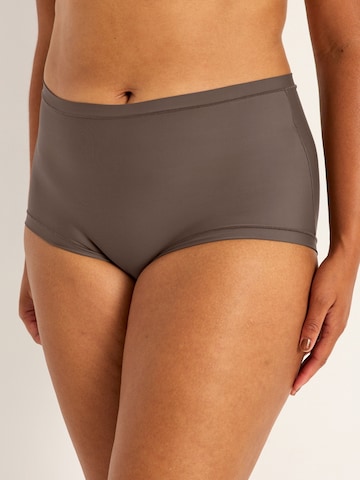 Cellbes of Sweden Boyshorts in Brown: front