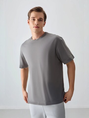 Tommy Life T-Shirts in Grau