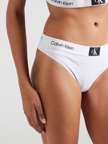 Calvin Klein Underwear String in Lila
