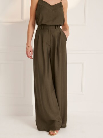 Wide leg Pantaloni con pieghe 'Finja' di Guido Maria Kretschmer Women in verde: frontale