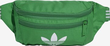 ADIDAS ORIGINALS Heuptas 'Adicolor Classic' in Groen: voorkant