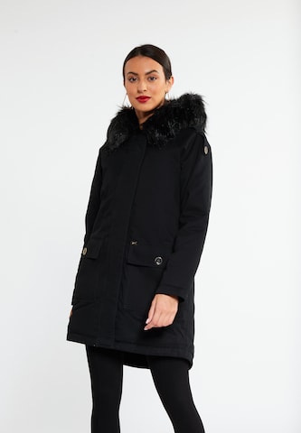 faina Winter Coat in Black: front