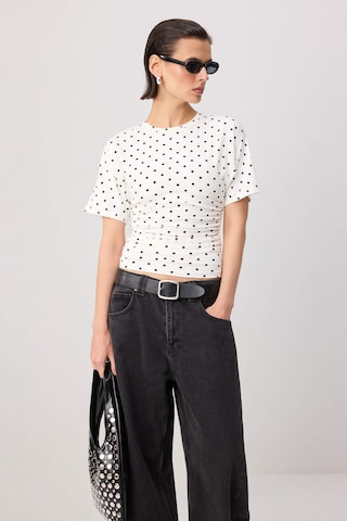 Trendyol Shirt in White: front