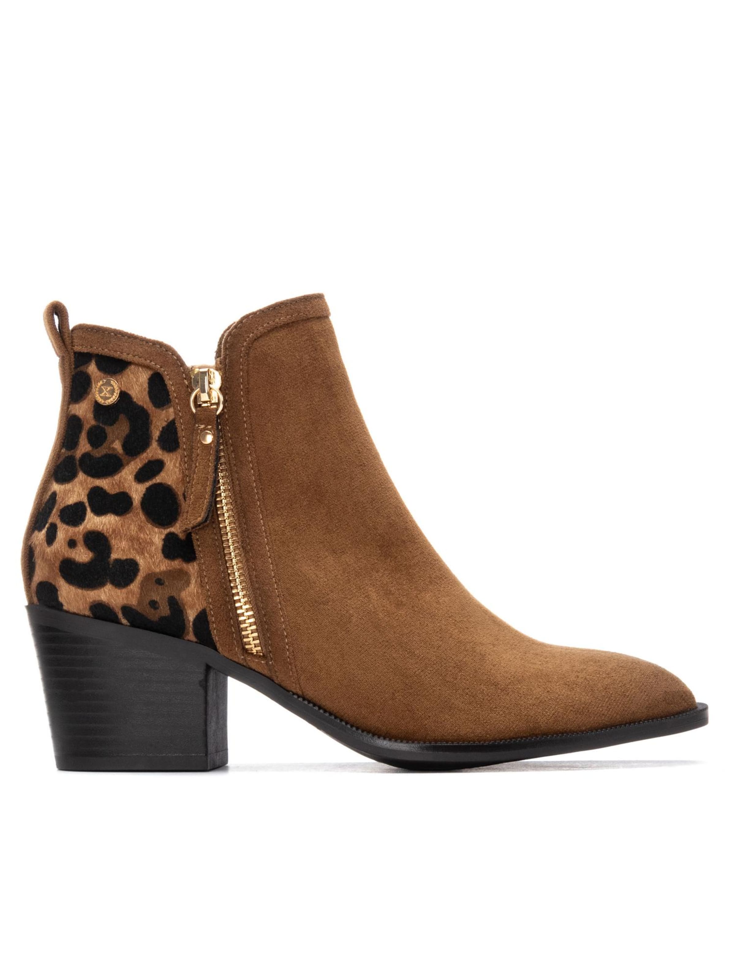 Xti Boots '14464702' in Beige: front