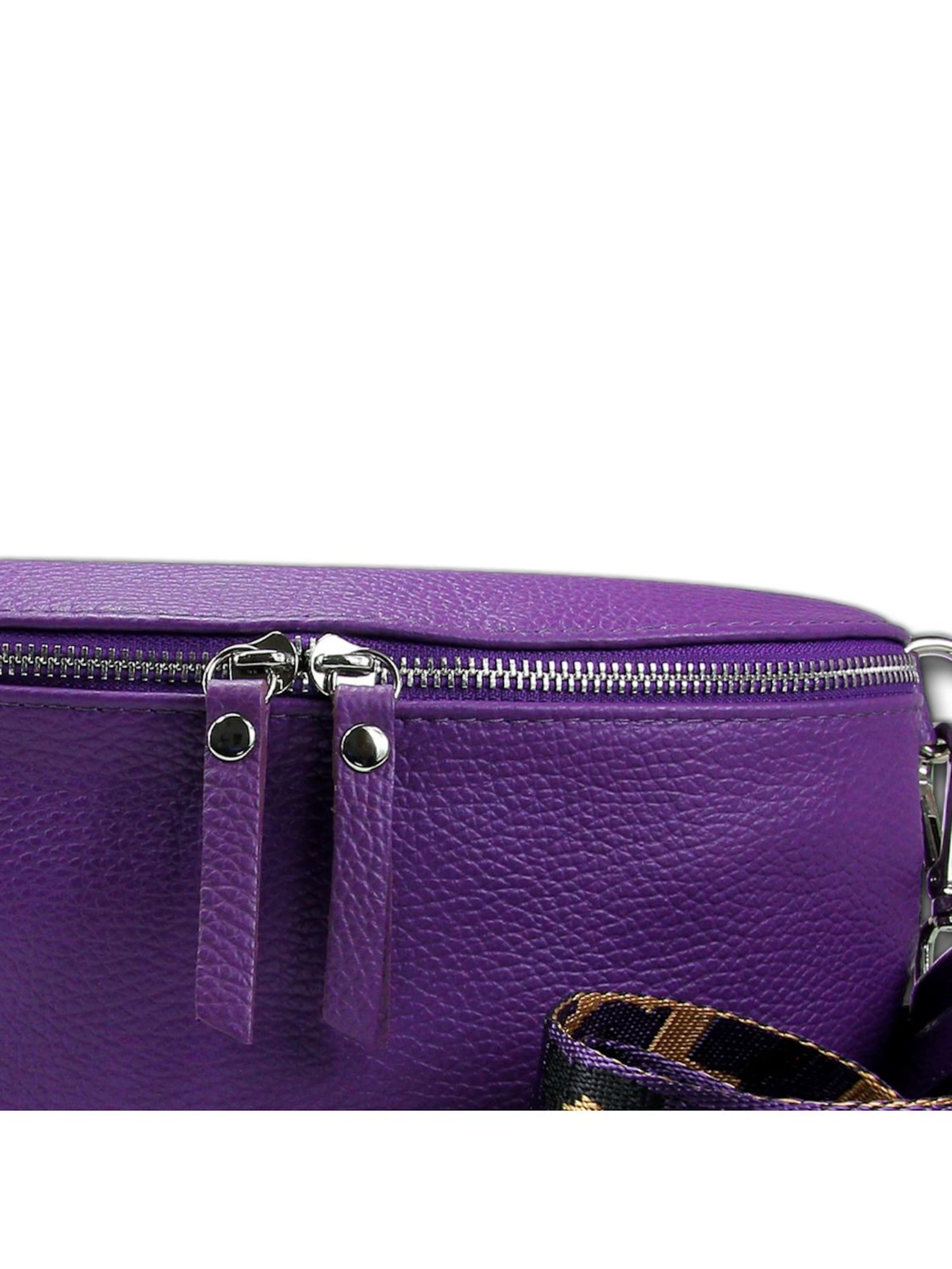 Florence Heuptas in Lila