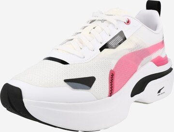 Baskets basses PUMA en blanc : devant