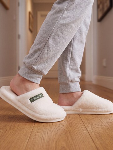 Freiluftkind Slippers 'Homie' in White
