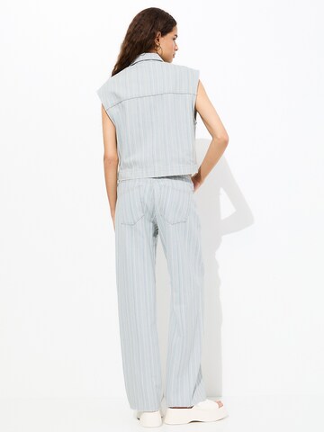 Pull&Bear Vesta – modrá