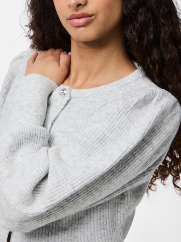Cardigan 'PCANNIE' PIECES en gris