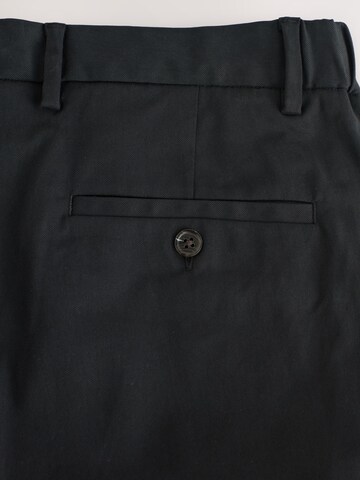 Next Slimfit Hose in Schwarz