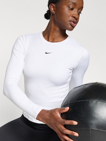 NIKE Funkcionalna majica 'ONE' | bela barva