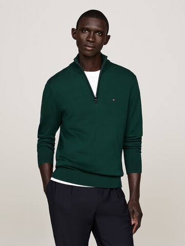 TOMMY HILFIGER Sweater in Green: front