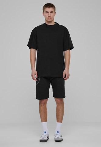 2Y Premium Regular Shorts in Schwarz