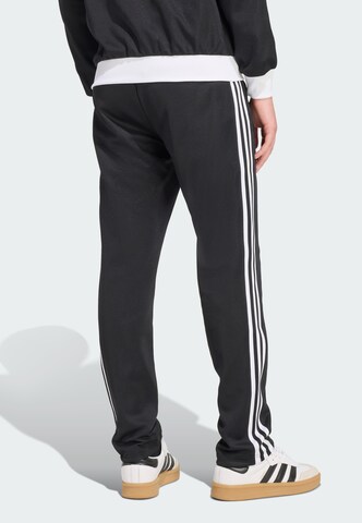 Slimfit Pantaloni 'Classic' di ADIDAS ORIGINALS in nero
