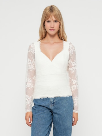 Abercrombie & Fitch - Blusa en beige: frente