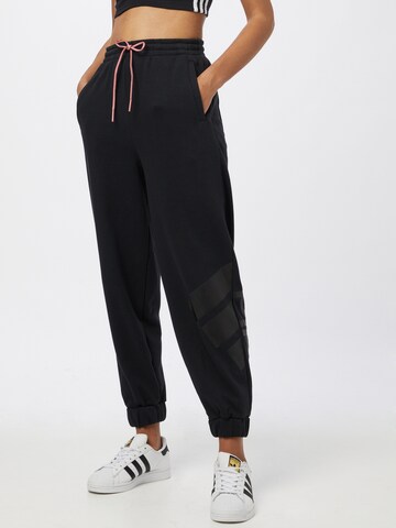 Tapered Pantaloni sport de la ADIDAS PERFORMANCE pe negru: față