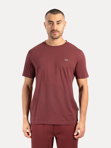 Smilodox Basic T-Shirt Ilyas in Rot: Vorderseite