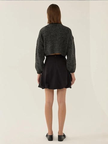 Hiccup Skirt in Black