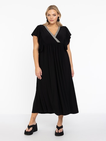 Yoek Dress in Black