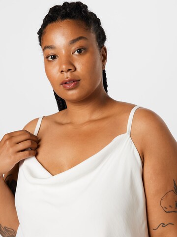 Forever New Curve Toppi 'Mariah' värissä valkoinen