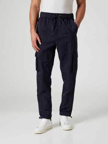 Effilé Pantalon cargo 'Marlo' Sinned x ABOUT YOU en bleu : devant