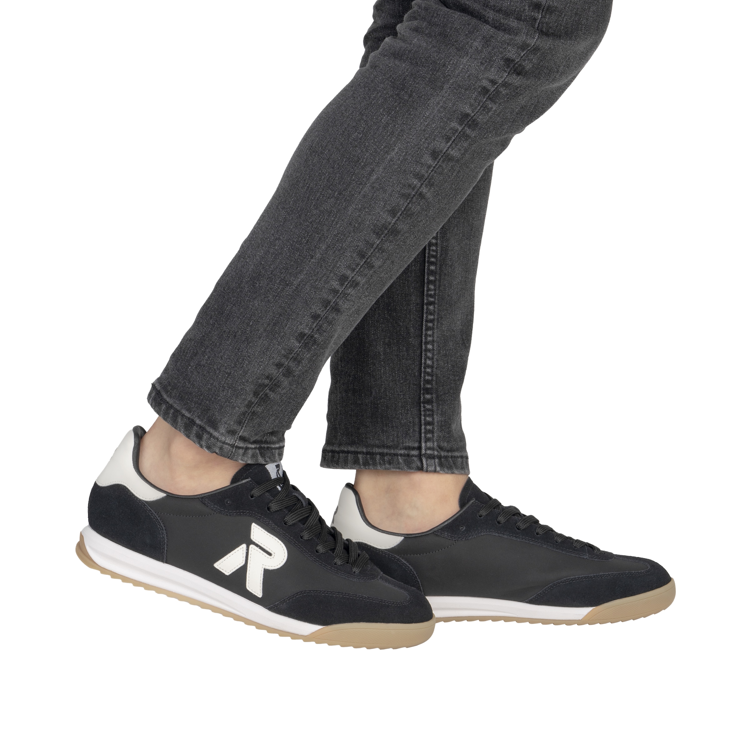 Baskets basses Rieker Sport en noir
