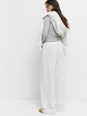 Loosefit Pantaloni di Pull&Bear in grigio