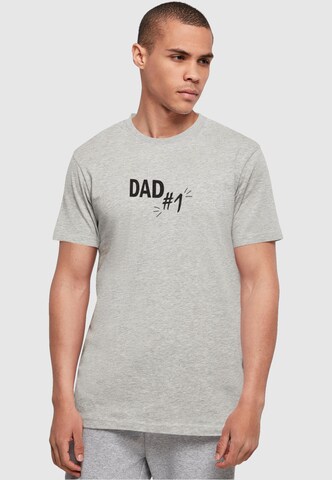Merchcode Shirt ' Fathers Day - Dad number 1' in Grijs: voorkant