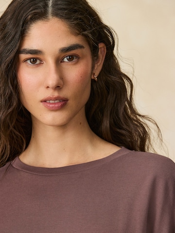 Next Shirt in Brown