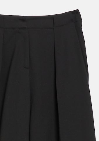 COMMA Wide leg Pleat-front trousers in Black: front