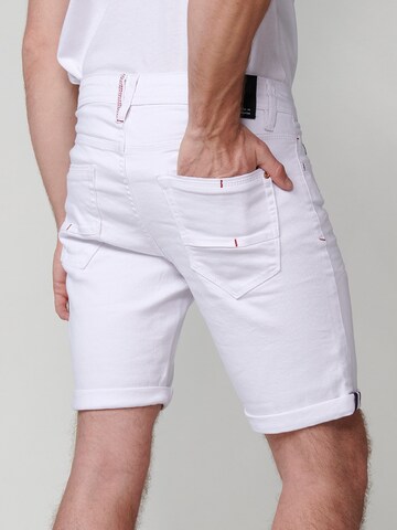 Regular Jean KOROSHI en blanc