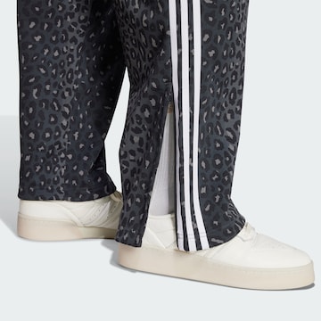 ADIDAS ORIGINALS Loosefit Παντελόνι 'Firebird' σε μαύρο