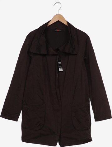 Sallie Sahne Jacket & Coat in XXXL in Brown: front