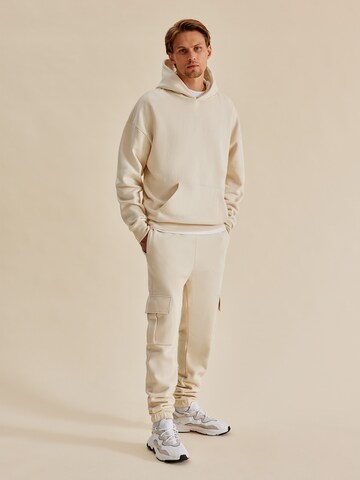 DAN FOX APPAREL - Tapered Calças cargo 'Taylor Heavyweight' em branco