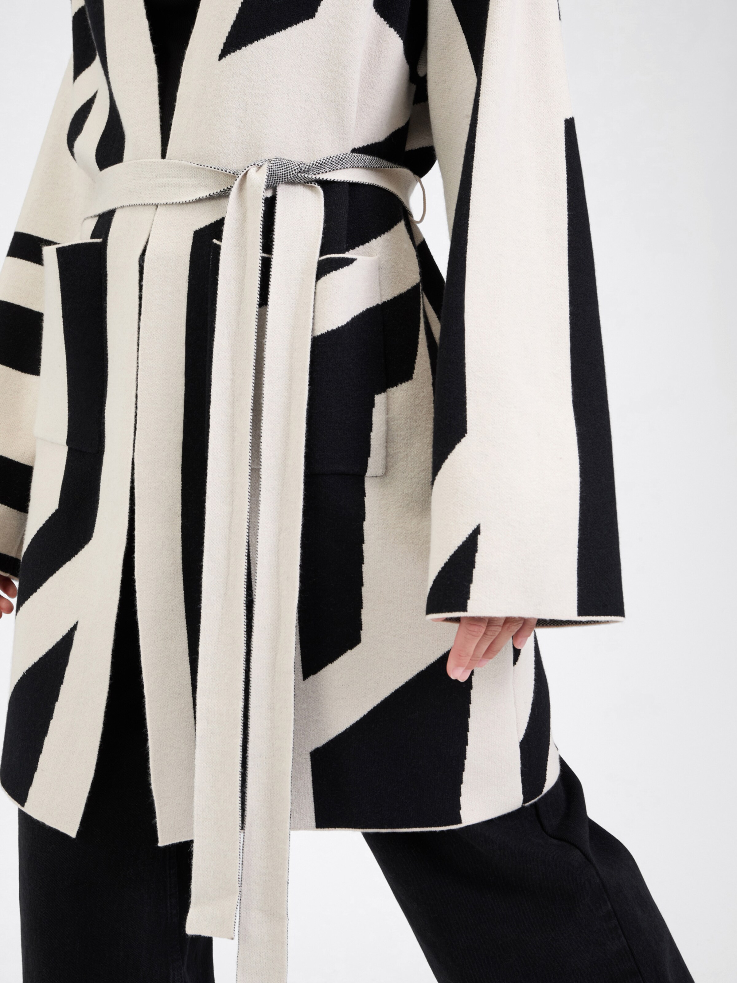 Knit Cardigan 'Ilona' in Cream Black