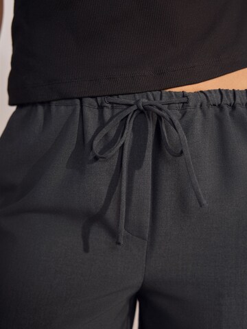 Next Wide Leg Hose in Grau