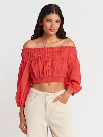 Dilvin Blouse in Red: front