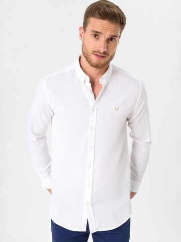 Coupe regular Chemise By Diess Collection en blanc