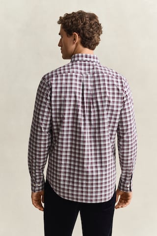 GANT Regular Fit Paita värissä punainen