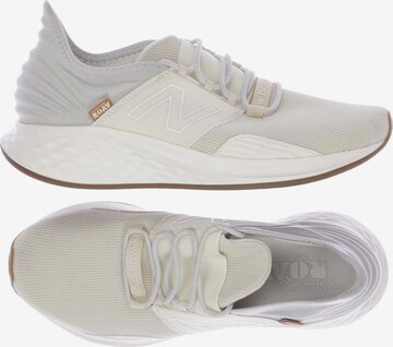 new balance Sneakers & Trainers in 44 in White: front