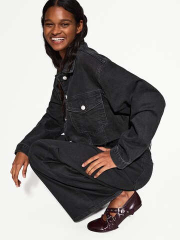 Bershka Between-season jacket in Black: front