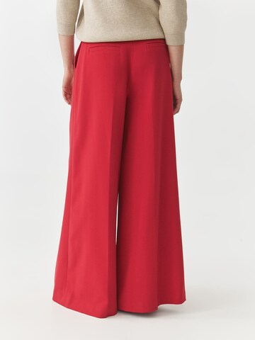 Loosefit Pantalon à plis 'Manikimia' TATUUM en rouge
