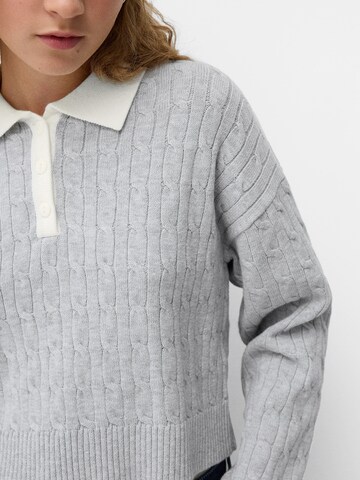 Pull-over Bershka en gris
