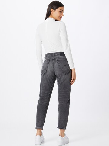 G-Star RAW Tapered Boyfriend Jeans 'Arc 3D' in Grau