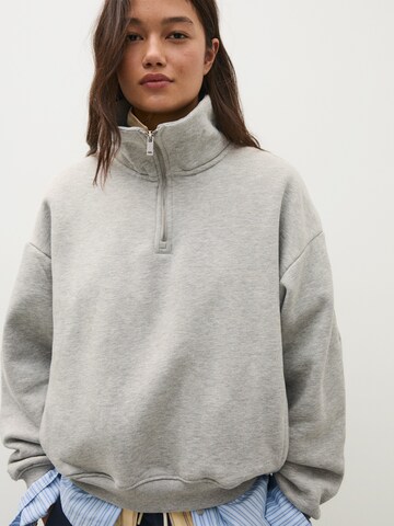 Bershka Sweatshirt in Grijs