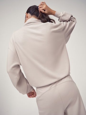 Osia Sweatshirt in Beige