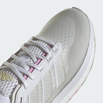 Chaussure de course 'AVRYN' ADIDAS SPORTSWEAR en blanc