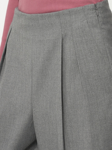 VERO MODA Zvonové kalhoty Kalhoty se sklady v pase 'VMHailey' – šedá