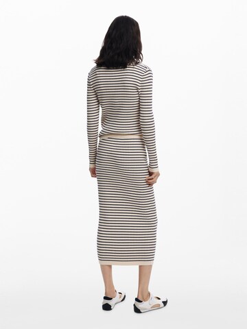 balta Desigual Kardiganas